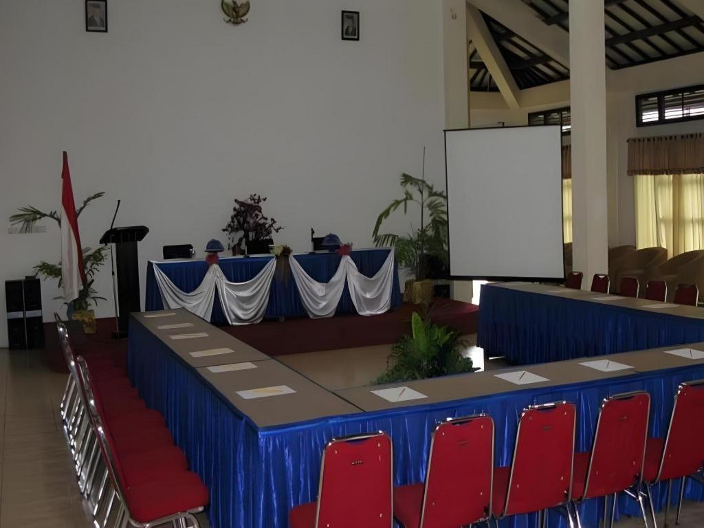 Wonua Monapa Hotel Resort Kendari Exterior photo