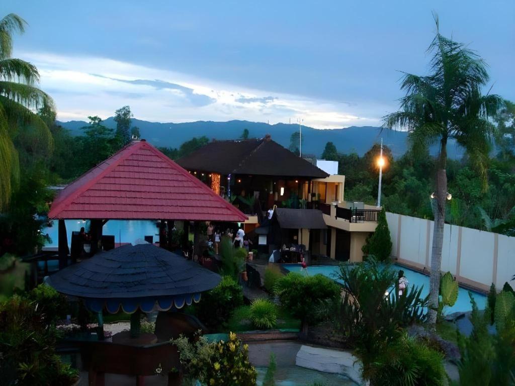 Wonua Monapa Hotel Resort Kendari Exterior photo