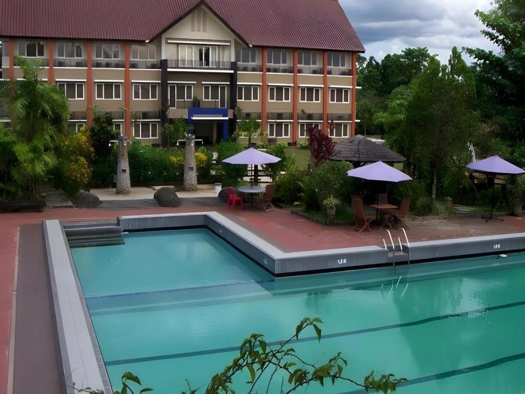 Wonua Monapa Hotel Resort Kendari Exterior photo