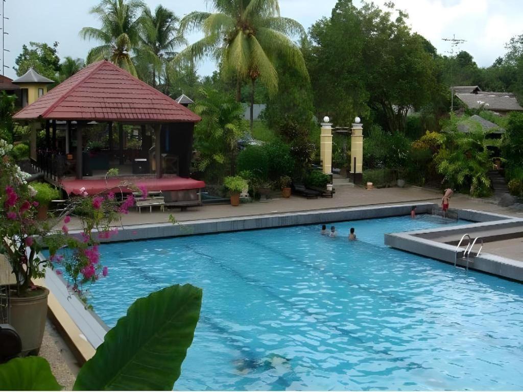 Wonua Monapa Hotel Resort Kendari Exterior photo