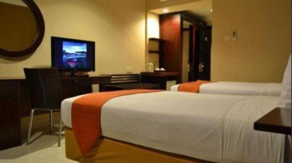 Wonua Monapa Hotel Resort Kendari Exterior photo