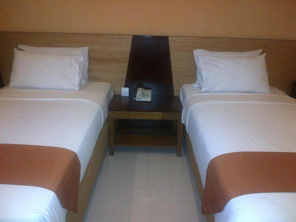 Wonua Monapa Hotel Resort Kendari Exterior photo
