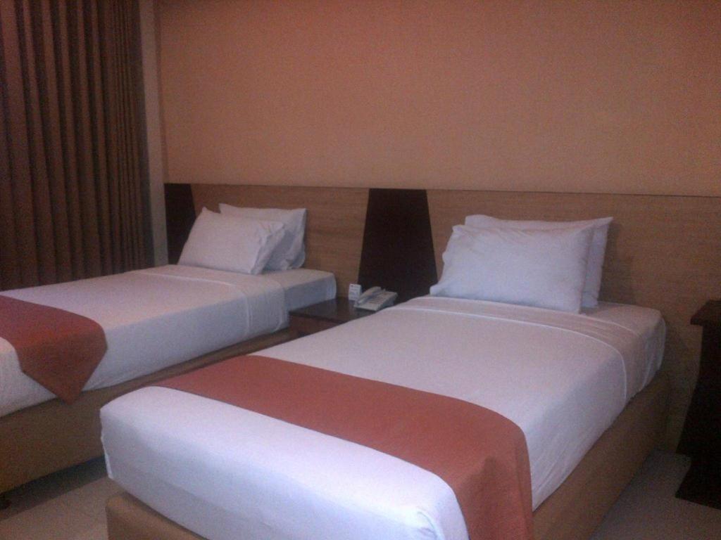 Wonua Monapa Hotel Resort Kendari Exterior photo