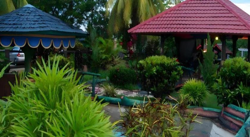 Wonua Monapa Hotel Resort Kendari Exterior photo