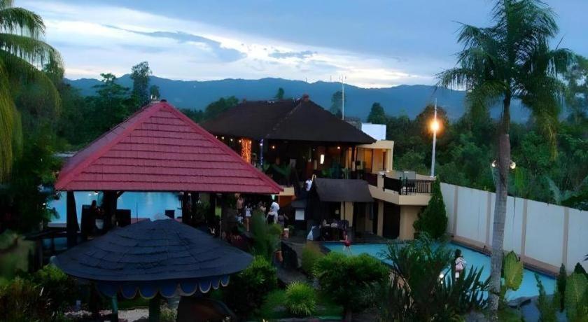Wonua Monapa Hotel Resort Kendari Exterior photo