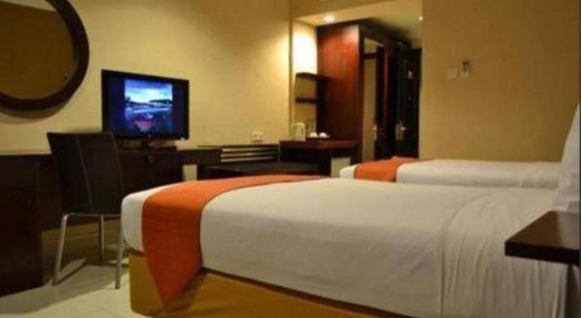 Wonua Monapa Hotel Resort Kendari Exterior photo