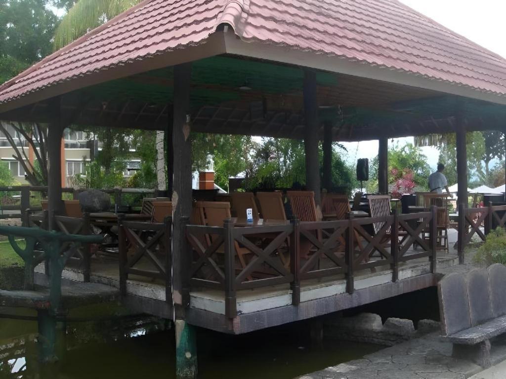 Wonua Monapa Hotel Resort Kendari Exterior photo